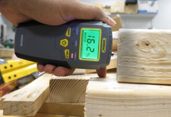 Kiểm tra độ ẩm của gỗ thường xuyên